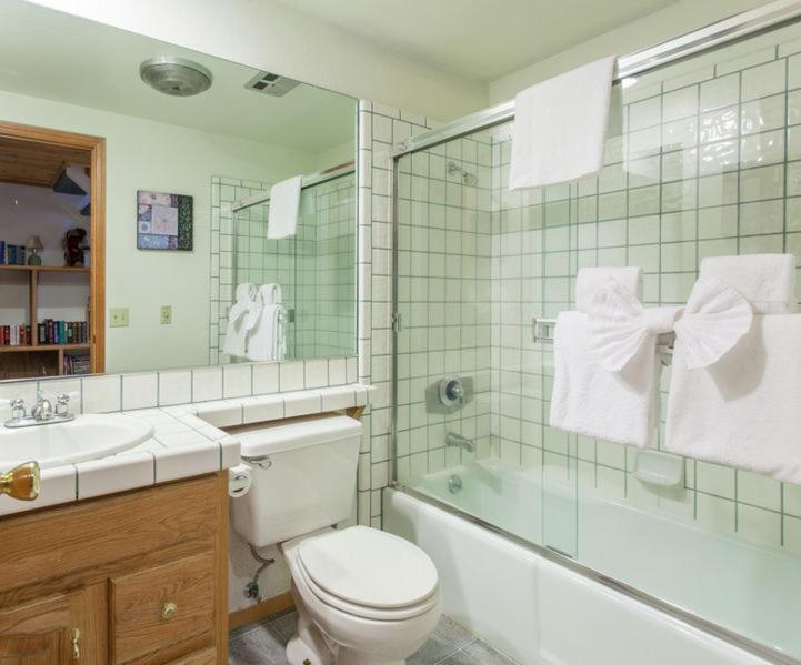 Val D'Lsere # 21 Mammoth Lakes Room photo